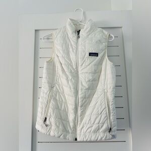 New! Patagonia White Quilted Vest for Layering